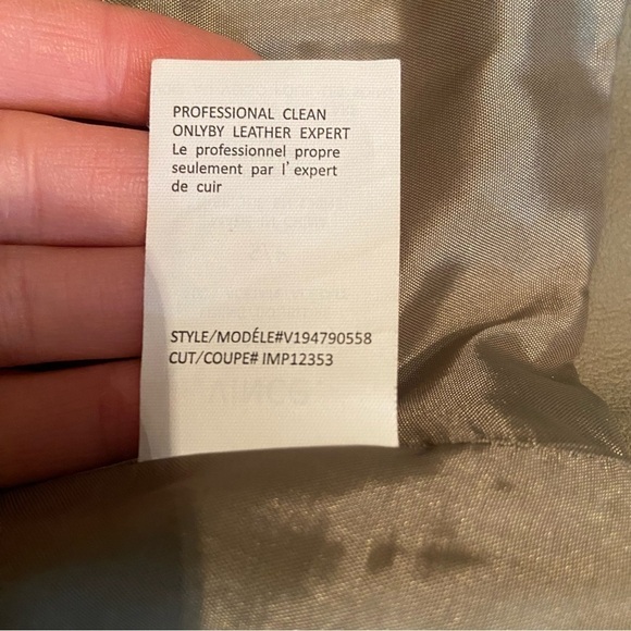 Vince. Women’s beige asymmetrical zip up leather moto jacket in size small - Picture 12 of 13